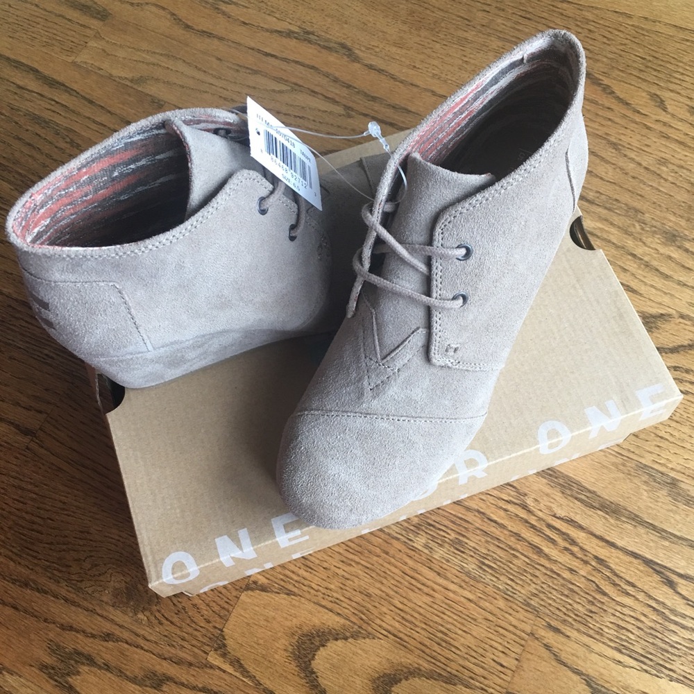 Toms suade lace up wedges